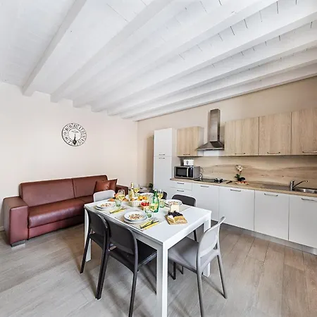 Corte Benaco By Wonderful Italy Toscolano Maderno